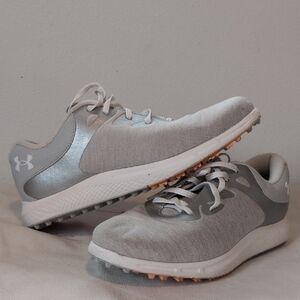 Under Armour Light Gray and White Golf Shoes with Peach Accents